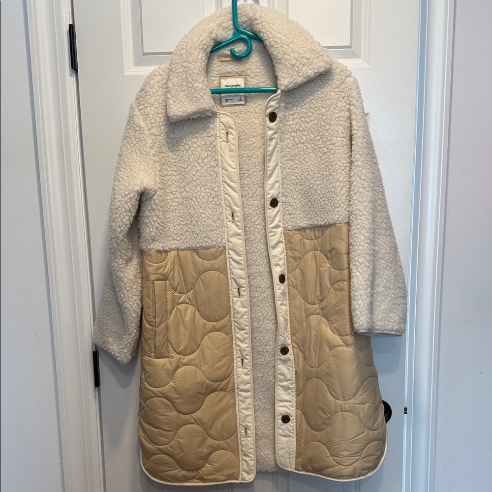 Abercrombie Cream and Tan Quilted Sherpa Coat - Picture 1 of 3
